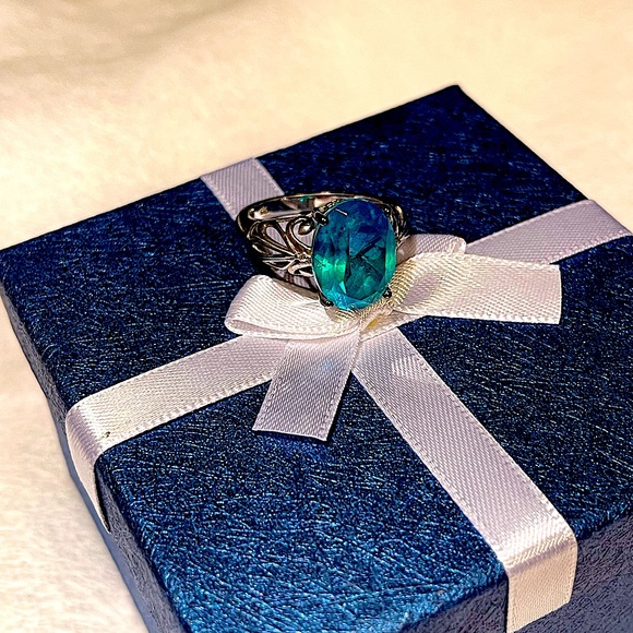 Jewelry - Peacock Quartz 11”